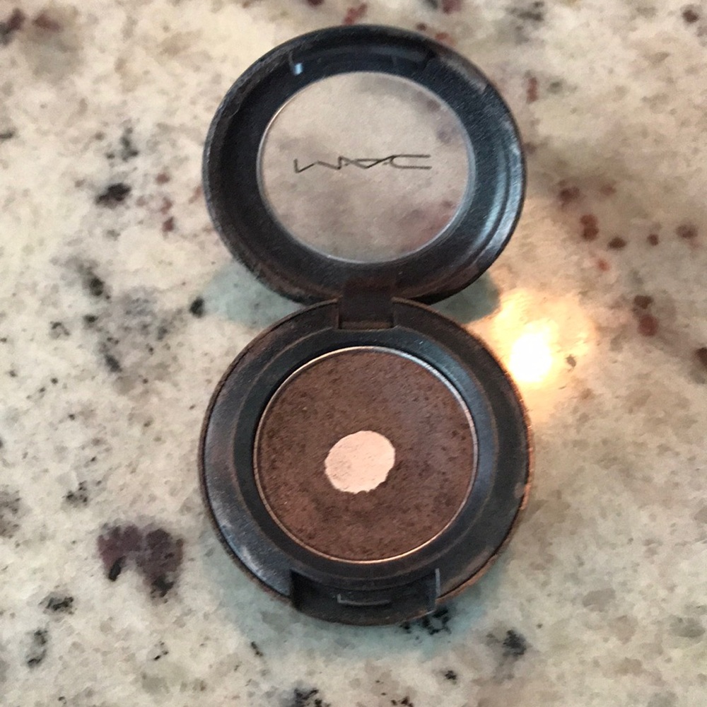 Mac eyeshadow